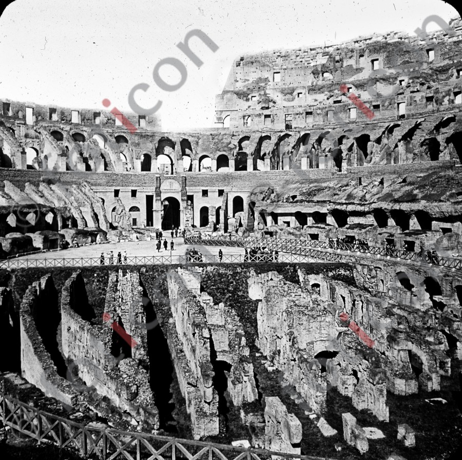 Kolosseum Inneres | Colosseum Interior - Foto foticon-simon-025-010-sw.jpg | foticon.de - Bilddatenbank für Motive aus Geschichte und Kultur
